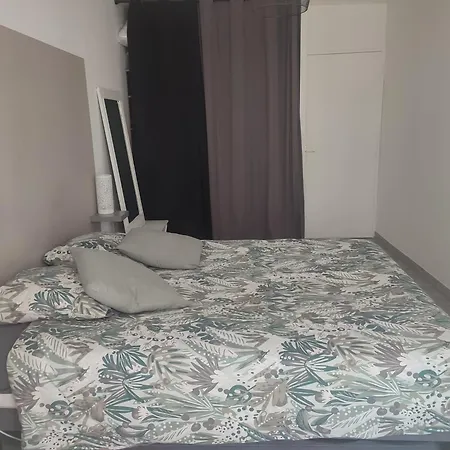 Superbe Avec Piscine L'ete De Juin A Septembre Appartement Nice